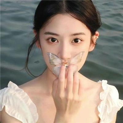 微笑的苹吉